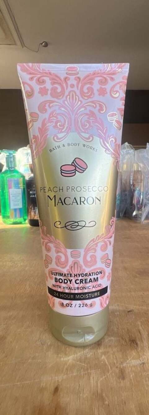 Bath & Body Works Peach Prosecco Macaron Ultimate Hydration Body Cream 8 oz